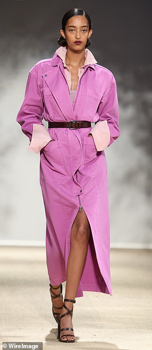 Мода: модели вышли на подиум, чтобы продемонстрировать коллекцию Max Mara
