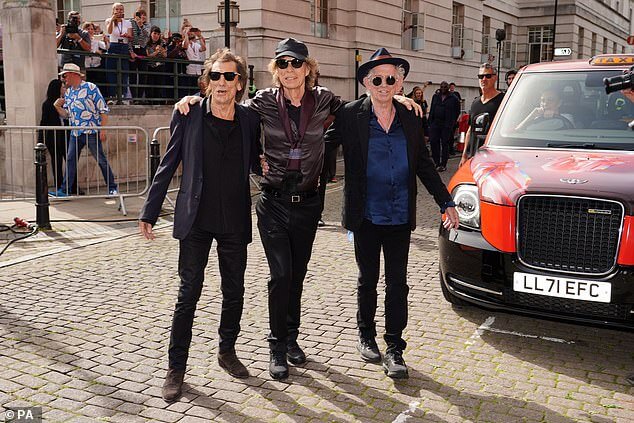 Справа налево: Ронни Вуд, сэр Мик Джаггер и Кит Ричардс на презентации Rolling Stones Hackney Diamonds в Лондоне.