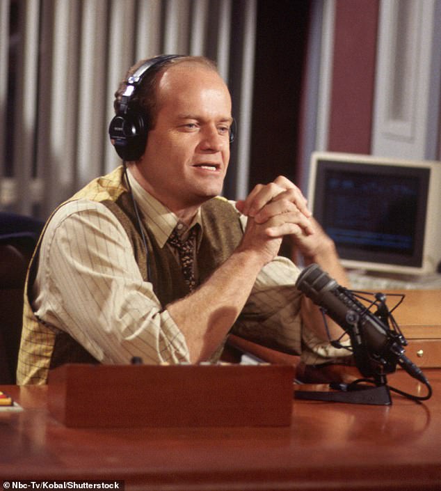 Фрейзер был претенциозным психиатром и радиоведущим в первом предложении, но в перезагрузке он выглядит более расслабленным.