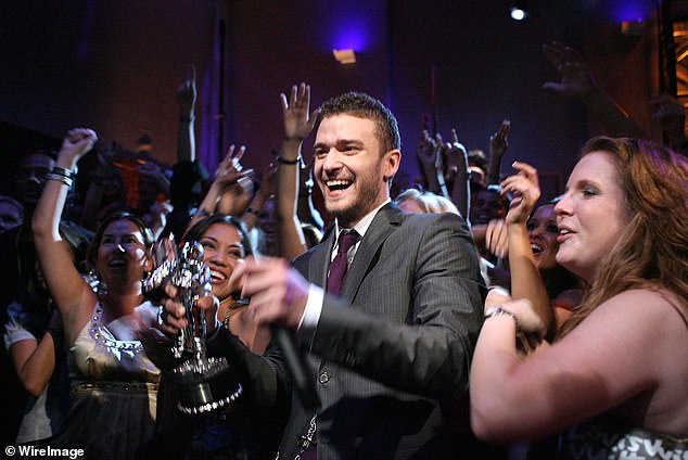 Неловко: в своих взрывных мемуарах «Женщина во мне» звезда рассказала, что перед выступлением у нее произошла крайне неловкая стычка за кулисами с бывшим Джастином Тимберлейком (на фото 2007 г.).