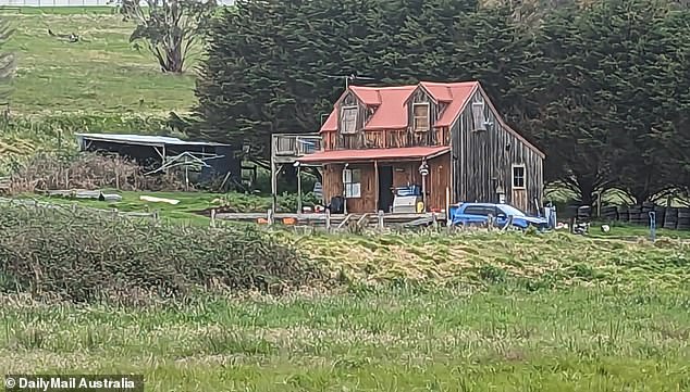 Бывшая студия Ванессы Амороси (на фото) остается на спорной территории Нарре Уоррен Норт.