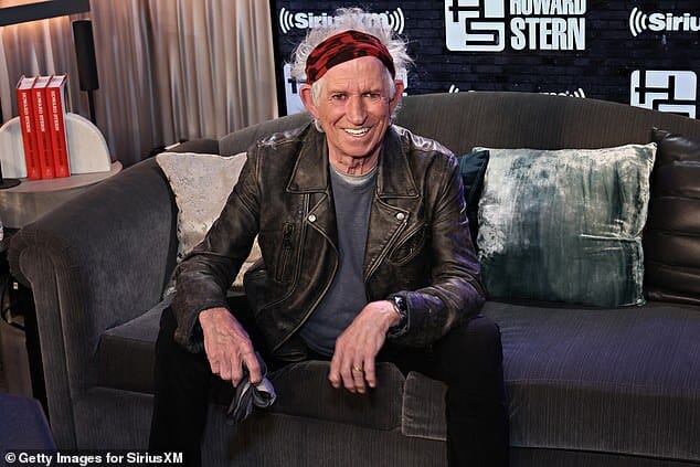 Кит Ричардс из The Rolling Stones назвал современную музыку слишком синтезированной, а цифровую запись назвал «туалетом с односторонним движением».