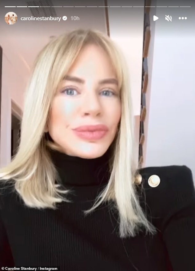 Пусть говорят: она также сняла на камеру видео, на котором они с Серхио целуются, с вызывающей подписью: «Пусть говорят #подтяжка лица».