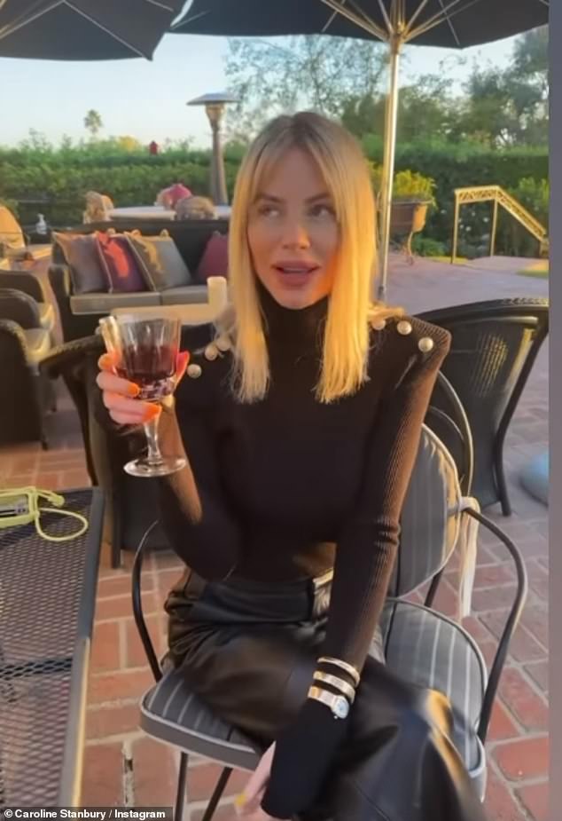 Выздоровление: На прошлой неделе она рассказала о результатах: «На этом лице нет никаких следов моего лица – и это ошеломляет».  Я хотела подать в суд на своего врача, потому что, когда смотришь на свое лицо, все не на своем месте»