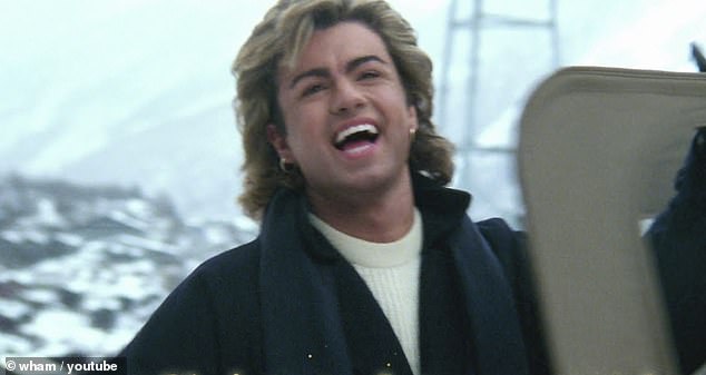 Это произошло после того, как было объявлено, что песня 1984 года Last Christmas, принадлежащая бывшей группе Джорджа Wham!, наконец-то заняла первое место на этой неделе (на фото Джордж в видео Last Christmas).