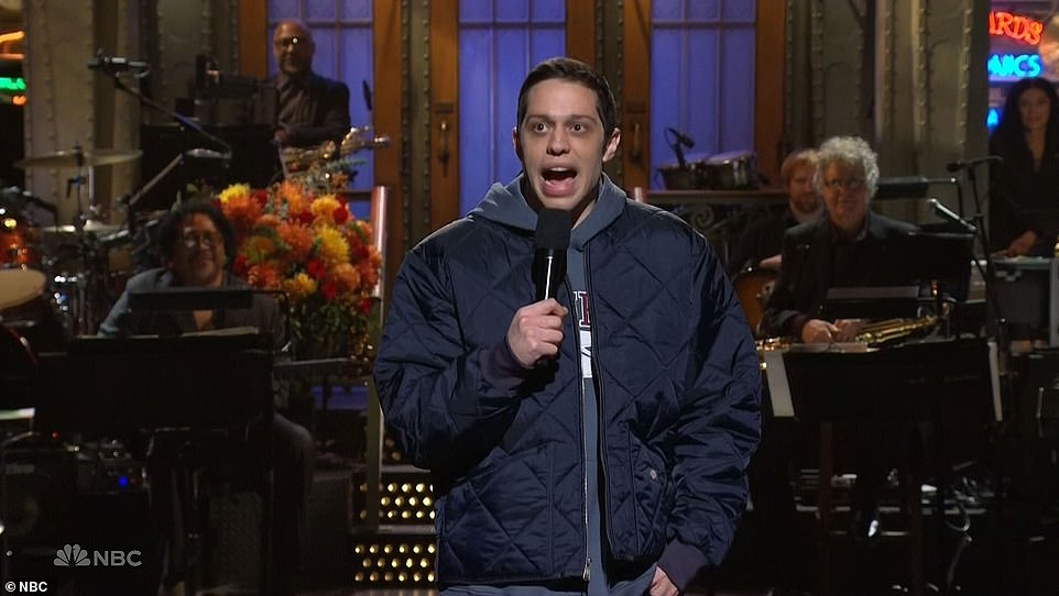 В октябре Дэвидсон провел премьеру сезона SNL с музыкальным гостем Ice Spice.