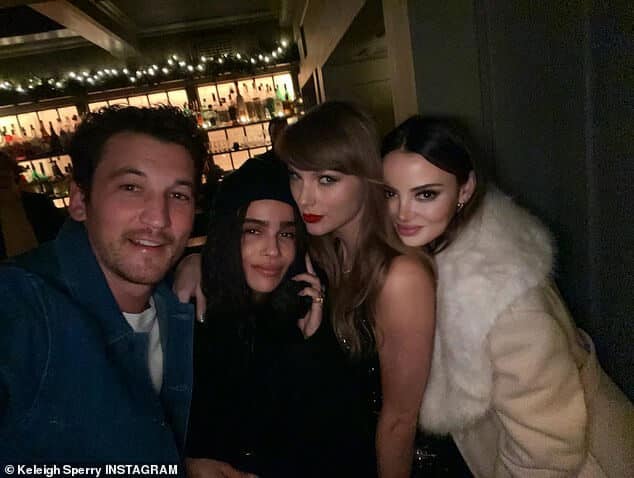 Кили Сперри порадовала Swifties еще одним неопубликованным снимком с вечеринки по случаю 34-летия Тейлор Свифт