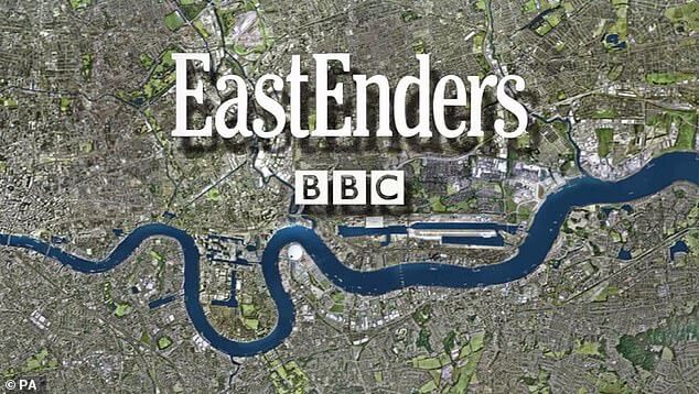 Поклонники EastEnders были озадачены, заметив, что два знаковых персонажа пропали без вести в последних эпизодах после взрывного рождественского специального выпуска.
