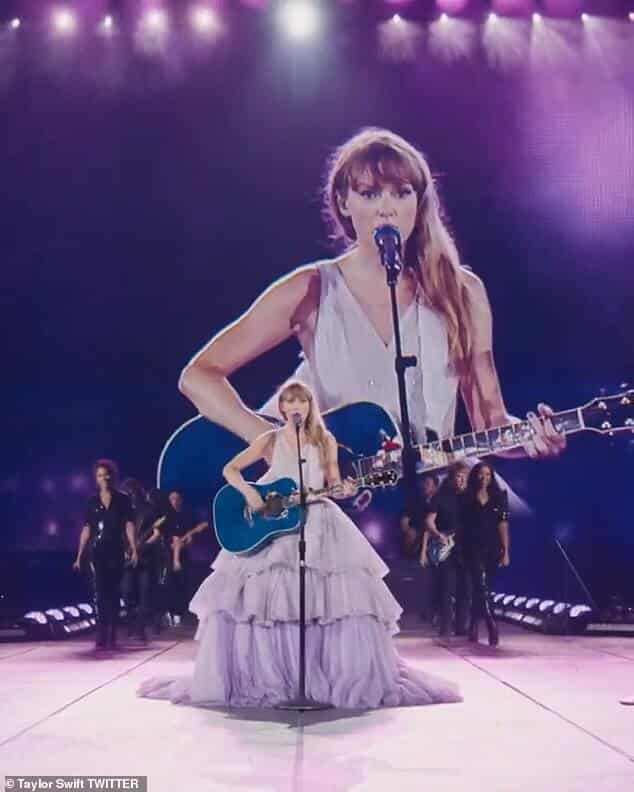 Тейлор Свифт попросила своих Swifties взять напрокат ее расширенную версию The Eras Tour в честь ее 34-летия после того, как фанаты раскритиковали ее за непомерную плату за просмотр фильма по запросу.