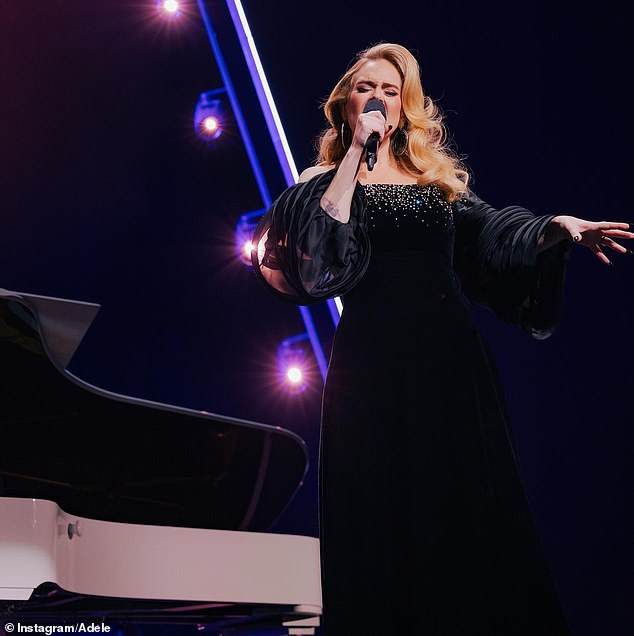 Ее резиденция Weekends With Adele в Колизее в Caesars Palace завершится в июне 2024 года.