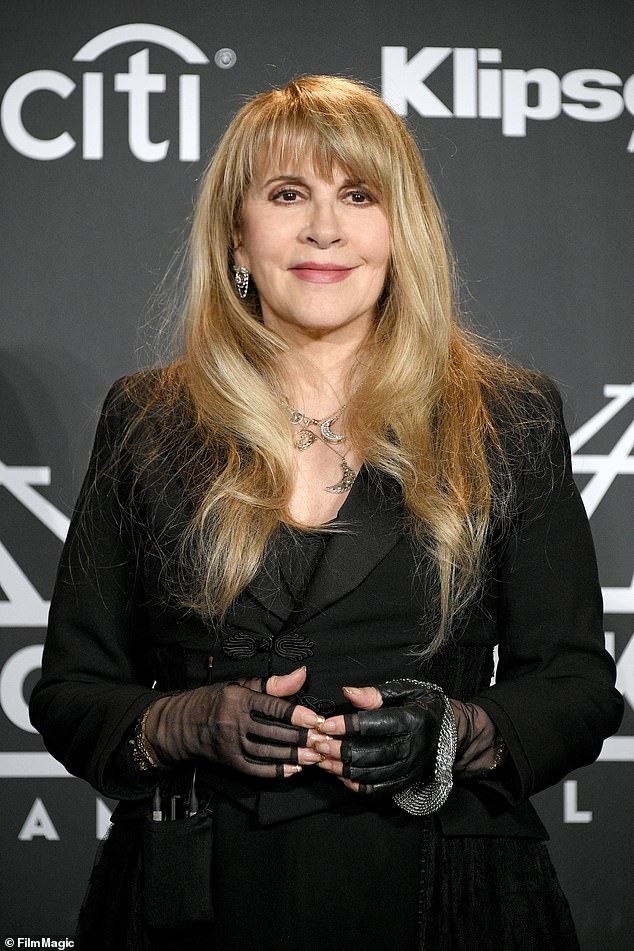Солистка Fleetwood Mac выступит в пятницу 12 июля, полный состав пока не объявлен.