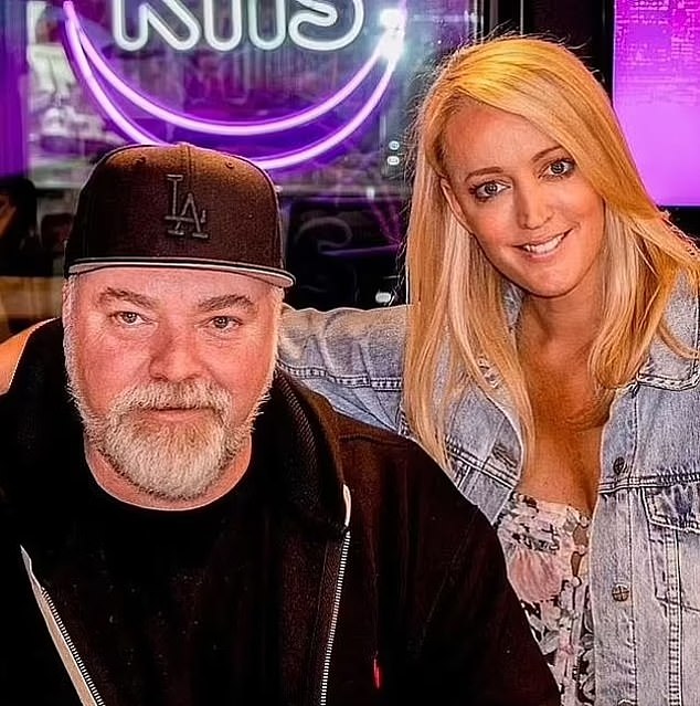 Это произошло после того, как в прошлом году KIIS FM закрыл их шоу, чтобы освободить место для экспансии Кайла Сэндилэндса и Джеки О'Хендерсона в Мельбурн.