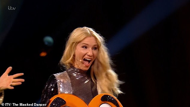 Победительницей первой серии стала звезда Glee Хизер Моррис, выступавшая в образе персонажа Ножницы.