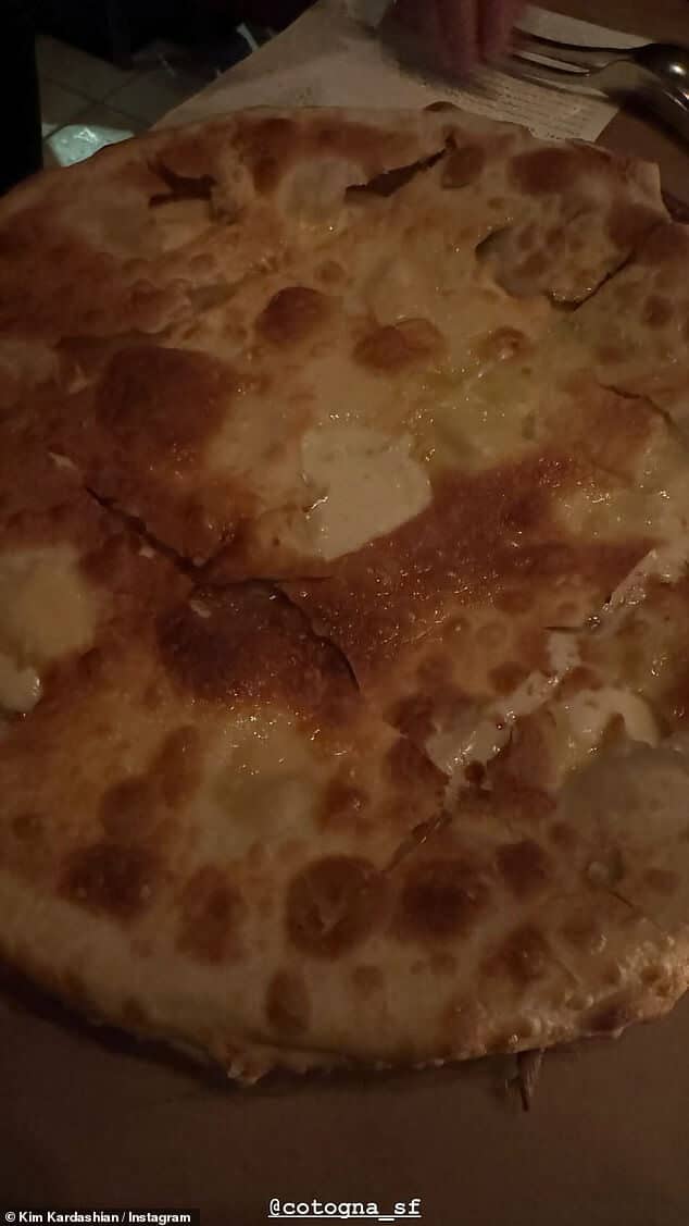 Ким Кардашьян баловала себя вкусными угощениями во время поездки в Сан-Франциско после посещения вечеринки бывшего мужа Канье Уэста Vultures Listening со своей нынешней женой Бьянкой Ценсори.