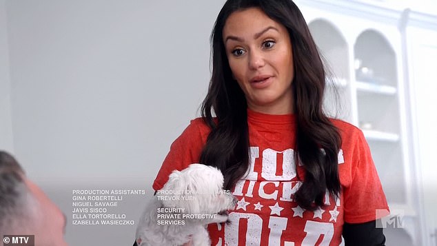 JWoww получил сообщение от парней, рассказывающее им о пункте назначения их следующей поездки.