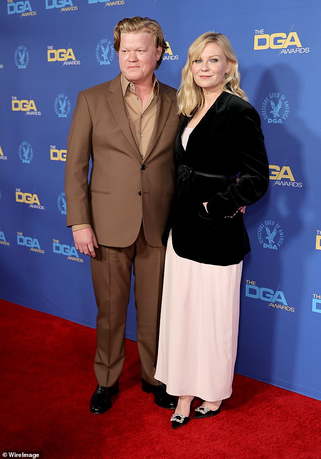 Говоря о своем последнем идеальном выходном, актриса подумала: «У вас никогда не бывает выходных» с двумя детьми (видно в 2022 году).