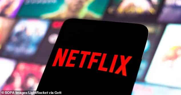 Поклонники Netflix воодушевлены тем, что не могут перестать смотреть новый звездный сериал, который наконец-то был выпущен на потоковой платформе.
