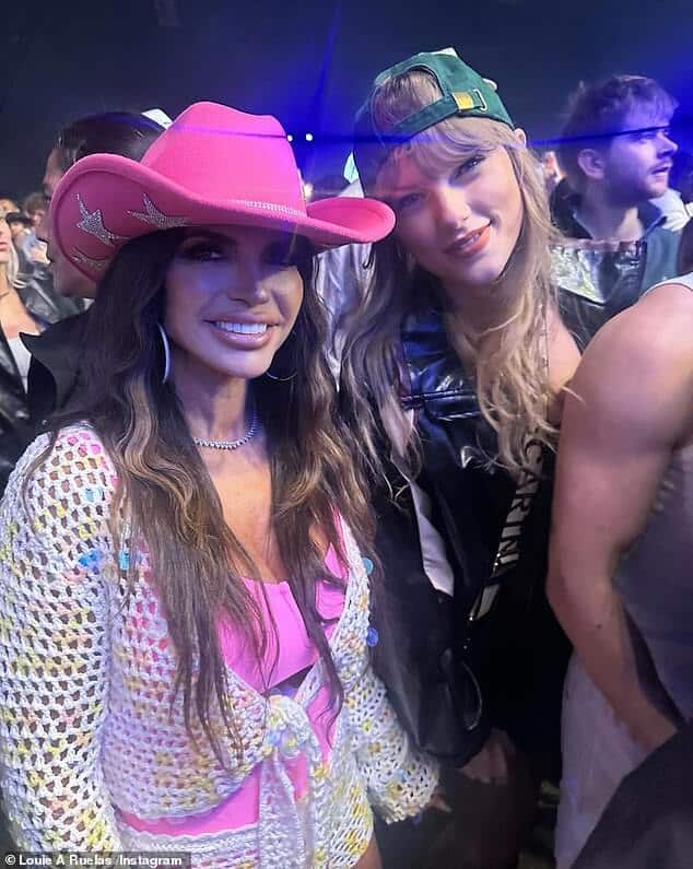 Тейлор Свифт и Тереза Джудиче вместе сфотографировались на фестивале Coachella в минувшие выходные.