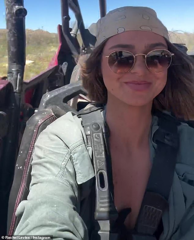«Побольше этого, пожалуйста», — написала Рэйчел в подписи.