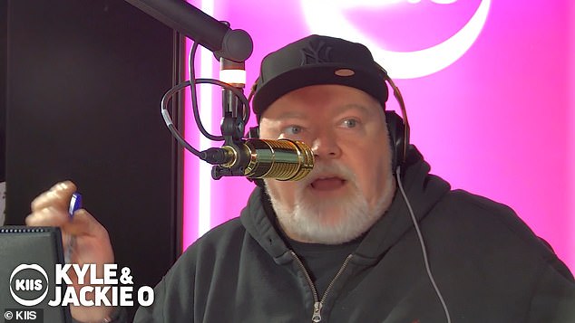 Прайс заявил, что эта громкая дружба дала радиоведущему «влиятельную платформу, позволяющую продолжать делиться своими грубыми и угрожающими взглядами».