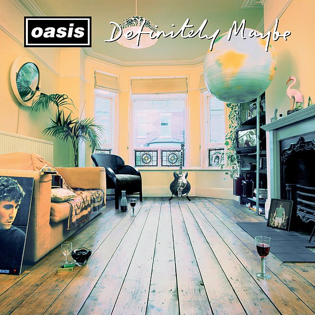 Форматы Definitely Maybe (30th Anniversary Deluxe Edition), доступные с 30 августа 2024 года, содержат треки из удаленной оригинальной сессии записи.