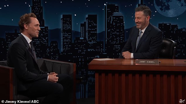 Во время выступления на Jimmy Kimmel Live в прошлом месяце он сказал: «Мы очень тесно сотрудничали с Джоном Ле Карре, великим писателем, написавшим оригинальный роман, и многими другими, которые, к сожалению, скончались несколько лет назад, но он внес огромный вклад в развитие романа». история'