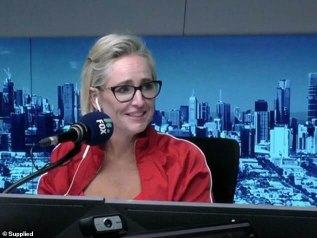 Фифи Бокс из Fox FM, Брендан Февола и Ник Коди насмехались над звонившим во время игры в угадайку Secret Sound