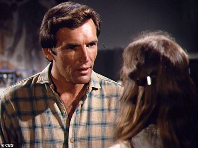 Бауэр играл доктора Кертиса Уилларда в сериале «Уолтоны» в 1975–1978 годах.