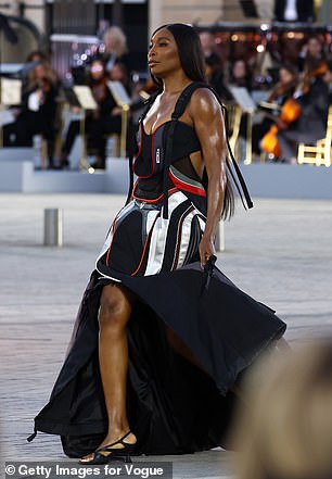 Венера на мероприятии Vogue World в Париже