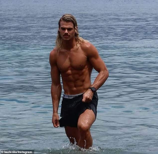 23-летний сердцеед AFL Бэйли Смит (на фото) в среду отправился в Instagram, чтобы продемонстрировать свое безупречное телосложение.