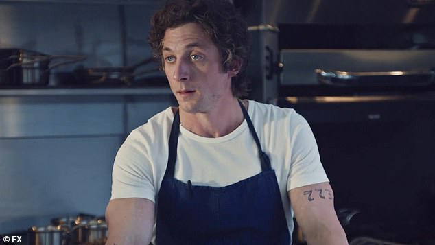 Уайт играет Кармен «Карми» Берзатто в сериале, получившем признание критиков и высокие рейтинги.