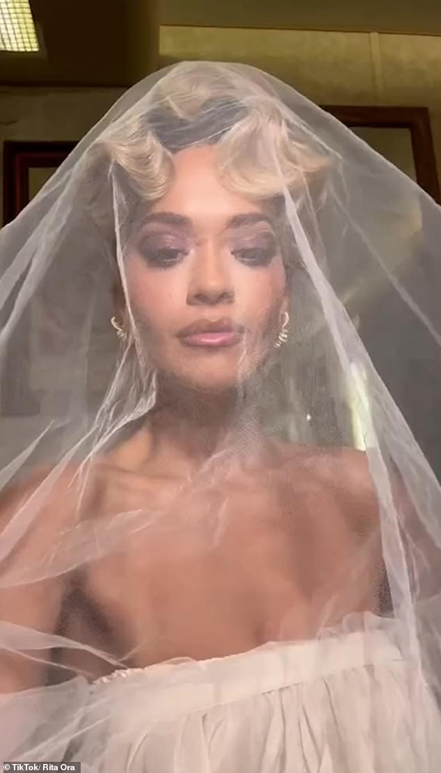 Певица Hot Right Now рассказала, что надела три разных образа от Tom Ford в свой важный день (на фото в свадебном платье для своего музыкального клипа You Only Love Me)