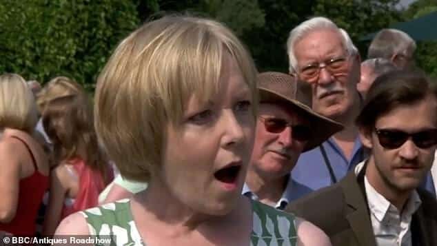 Гостья Antiques Roadshow была ошеломлена и не могла перестать дрожать, узнав, что блюдо, которое простояло на чердаке у ее родителей 20 лет, на самом деле стоило до 10 000 фунтов стерлингов.