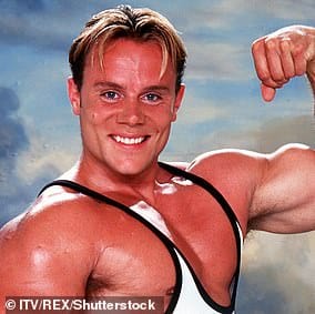 1. Первая помолвка Кэти была со звездой «Гладиатора» Уорреном Фурманом (на фото 2000 г.)