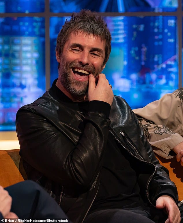 После новостей о воссоединении Oasis фанаты обнаружили множество мемных моментов от Лиама Галлахера