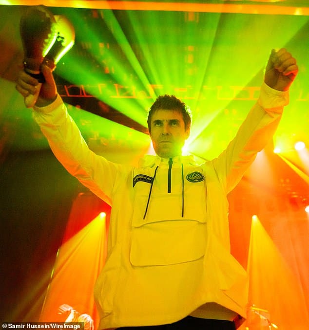 Лиам Галлахер выступает вживую на O2 Forum Kentish Town 25 марта 2024 г.
