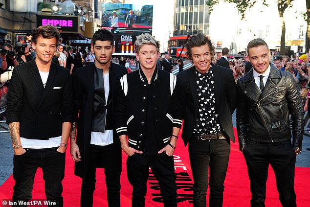 Скотт сказал: «Мне было очень весело с One Direction, как многие из вас знают, на протяжении многих лет, и их воспоминания останутся со мной на всю жизнь, и Лиам был такой большой частью этого».