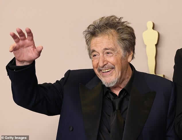 84-летний Аль Пачино откровенно рассказал о проблемах славы во время разговора с Дермотом О'Лири в его шоу на радио BBC 2 в субботу.