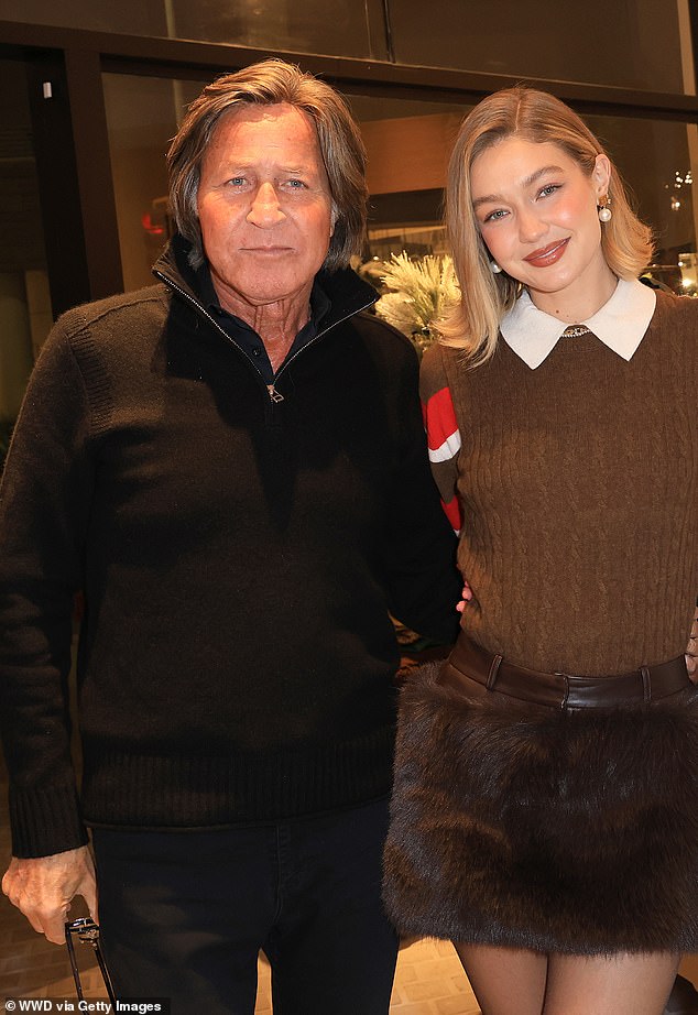 76-летний отец Джиджи Мохамед Хадид, застройщик элитной недвижимости, также присутствовал на мероприятии.
