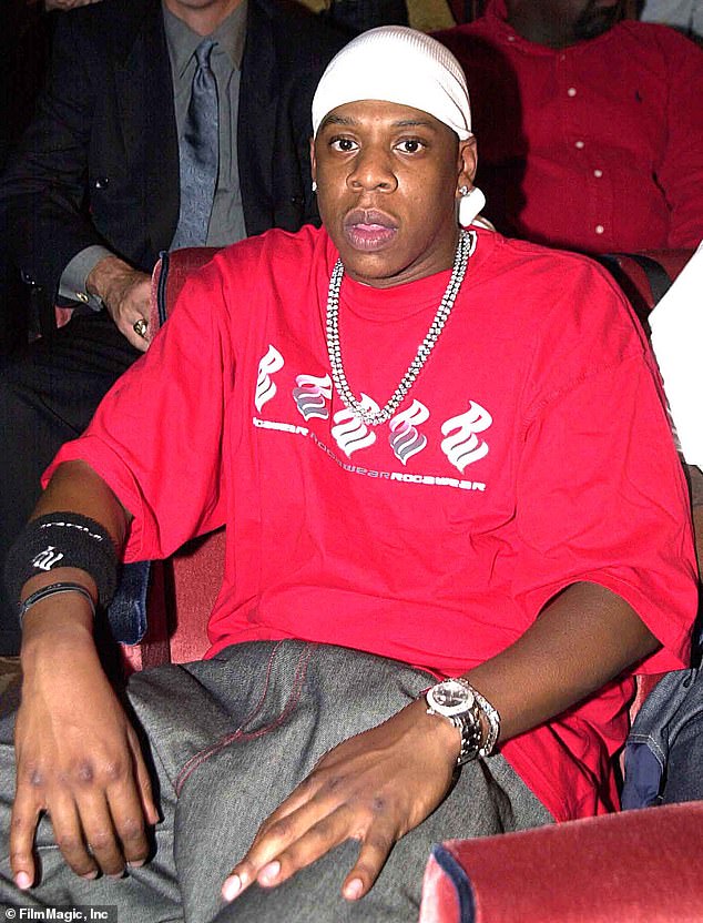 Джей-Зи на фото во время церемонии вручения наград MTV Video Music Awards 2000 года в Radio City Music Hall в Нью-Йорке - в ночь предполагаемого нападения.
