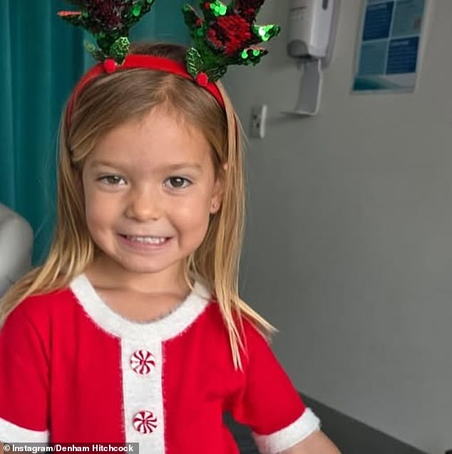 Дочь Денхэма Кайя выглядела взволнованной, начав свою пожизненную карьеру в качестве старшей сестры.