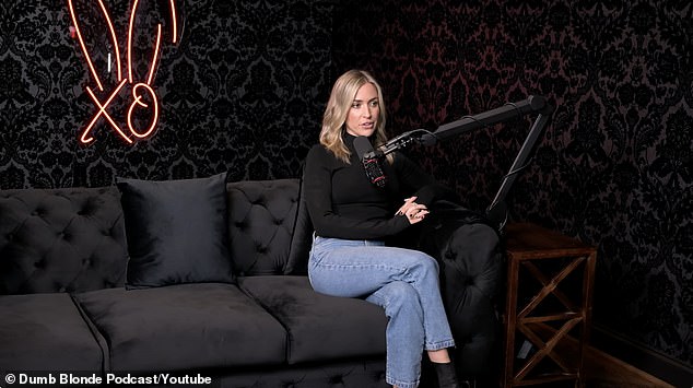 Кристин рассказала о своем бывшем браке во время выступления в подкасте Dumb Blonde, который вышел в понедельник утром.