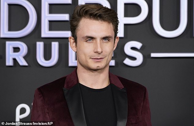 Звезда Vanderpump Rules Джеймс Кеннеди нарушил молчание через неделю после ареста за домашнее насилие