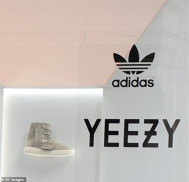 Годовой контракт Уэста с Adidas на сумму 220 миллионов долларов, общая стоимость которого составила 1,5 миллиарда долларов, был расторгнут в октябре 2022 года — после того, как музыкант сделал неоднократные гнусные замечания, включая пост X, в котором говорилось, что он пойдет на «смертельную агрессию 3 против еврейского народа».