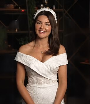  может эксклюзивно сообщить, что владелица бизнеса Лорен Холл, 37 лет, (слева) и учитель из Мельбурна Тим Громи, 38 лет, находятся в центре спора, причем оба бросают вызов ожиданиям Девятого канала после того, как их экранные браки закончились катастрофой.
