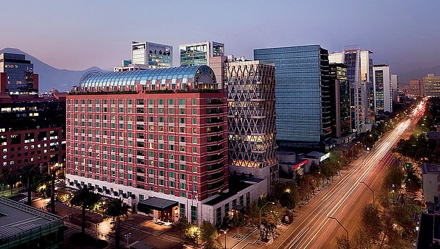 Певец остановился в пятизвездочном Ritz-Carlton в Сантьяго, Чили (General View Pictured) после полета в Южную Америку, чтобы снять рекламу
