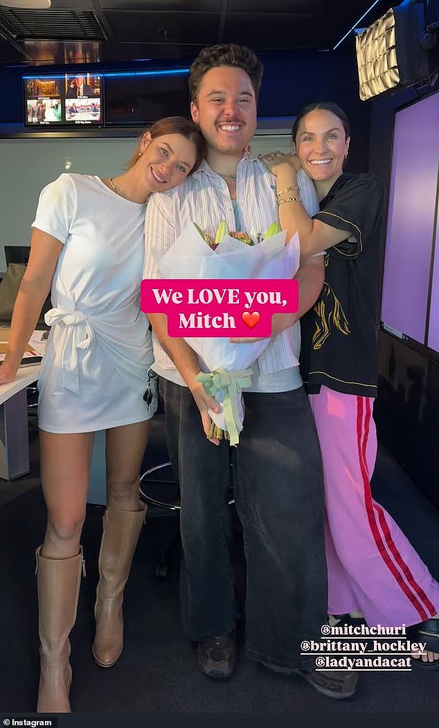 Это происходит после того, как докладчики Kiis FM Лаура Бирн, 38 лет, (справа) и Бриттани Хокли, 37 лет, (слева) сломались в декабре, когда они дали коллеге Митч эмоциональное прощание во время его финального шоу