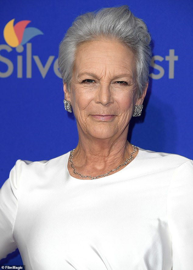 Джейми Ли Кертис написал в Instagram душераздирающую заметку. Звезда Хэллоуина рассказала, что она «возможно» потеряла свой дом в Лос-Анджелесе из-за разрушительных лесных пожаров в Pacific Palisades, которые бушуют со вторника.