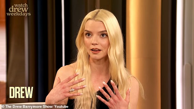 Ранее на этой неделе Аня рассказала о том, как познакомилась со своим 30-летним мужем-музыкантом и узнала, что у них одинаковый день рождения.