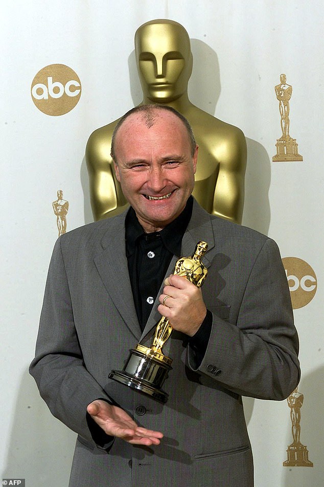 Как сольный исполнитель Коллинз получил восемь премий 